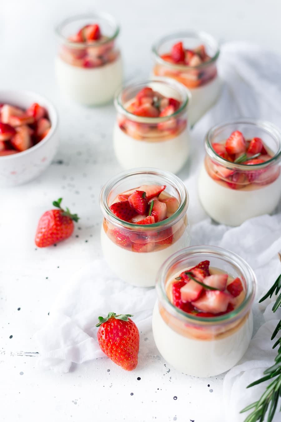 Fraises, crème légère & verveine